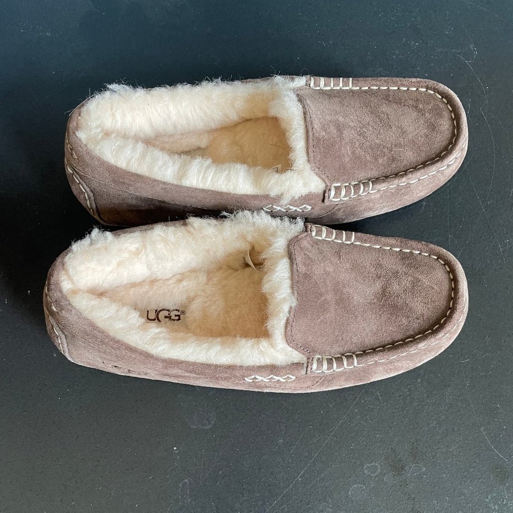 Ugg Ainsley Gray Suede Mocassin Loafers 6